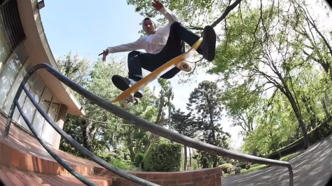 שיין אוניל הוא סקייטבורד מקצועי אוסטרלי